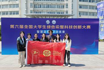 一群人站在建筑前

AI 生成的内容可能不正确。