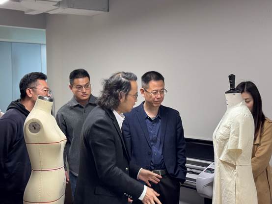 fdd92d8b23c8a43aa2e4e83b40e71e3